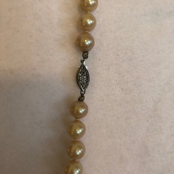 VINTAGE Pearl Costume 27" Necklace Vintage - Picture 16 of 16